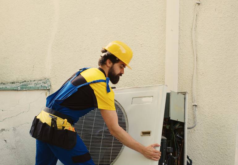 Professional AC Services in Dubai